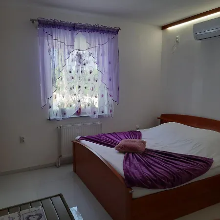Anagora Iii Apartment